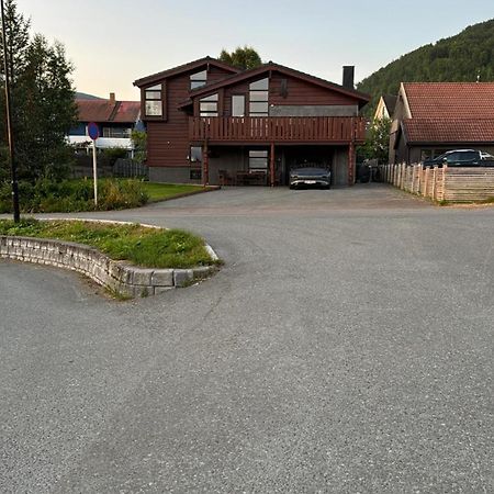 Very Centrally Located Apartment With Free Parking Tromsø Dış mekan fotoğraf